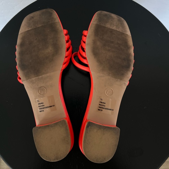 TARGET SANDALS - Picture 2 of 2